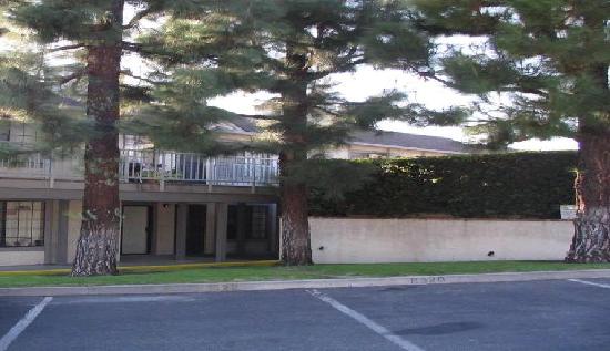 2599 Walnut Avenue 127, Signal Hill, CA 90755 