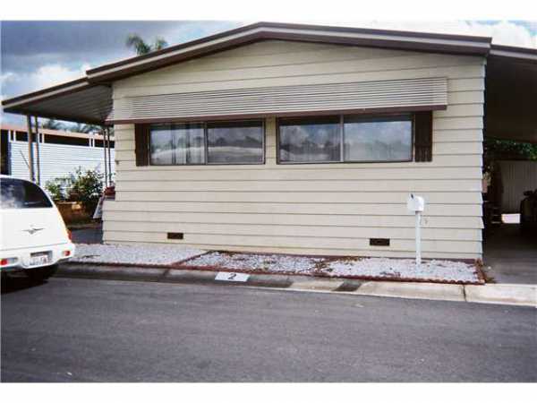 1010 E Bobier Dr, Vista, CA 92084 