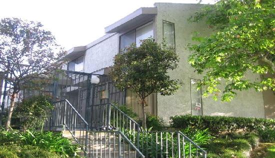 19540 Sherman Way Unit 402, Reseda, CA 91335 