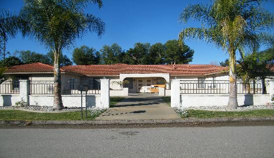 16435 Lois Lane, Riverside, CA 92504 