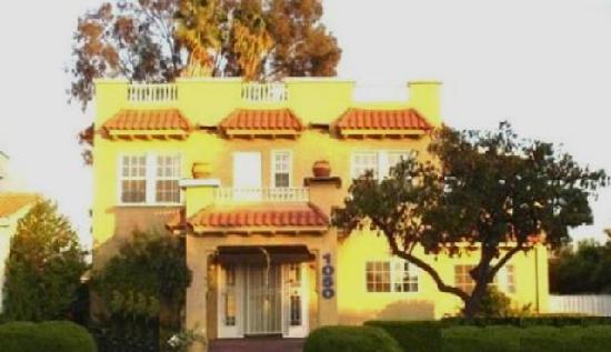 1050 Arlington Avenue, Los Angeles, CA 90019 