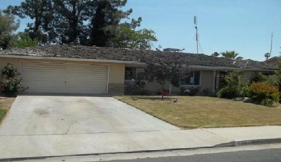 470 S Third St, Kerman, CA 93630 