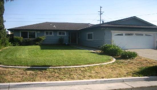 1251 Ramona Ave, Hollister, CA 95023 