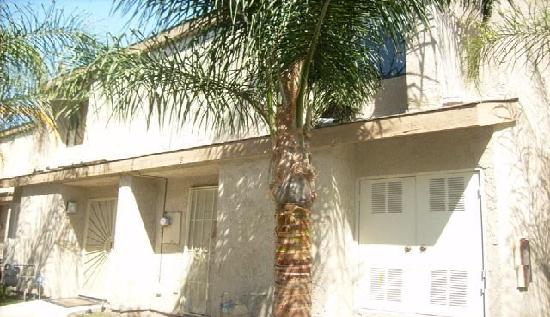 936 E Fairway Dr 18, Colton, CA 92324 