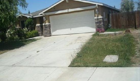 3730 Begonia St, Bakersfield, CA 93313 