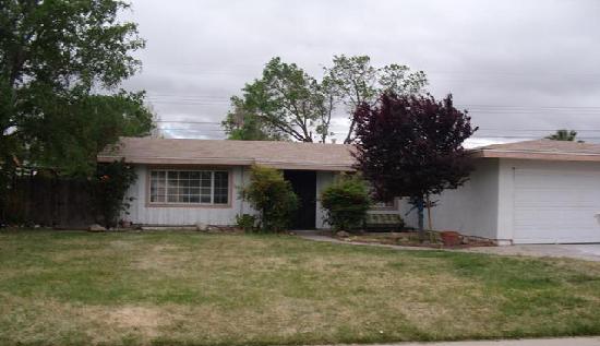 422 E Kildare St, Lancaster, CA 93535 