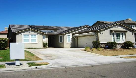 1405 Mendocino Creek Drive, Patterson, CA 95363 