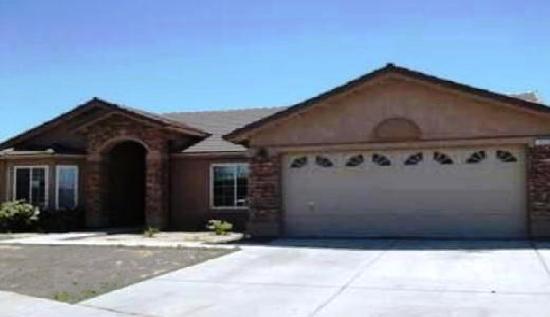 14113 West Sheri Street, Kerman, CA 93630 