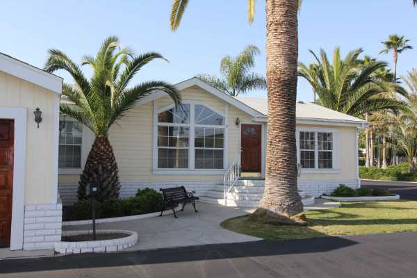 201 W. Collins #81, Orange, CA 92865 