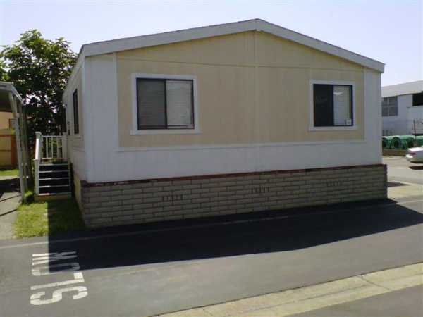 16707 S Garfield, Paramount, CA 90723 