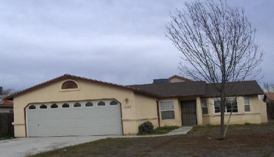 1172 Burgundy Court, Mc Farland, CA 93250 