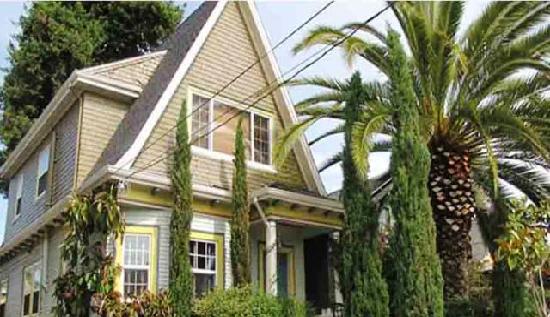 3715 West Street, Oakland, CA 94608 