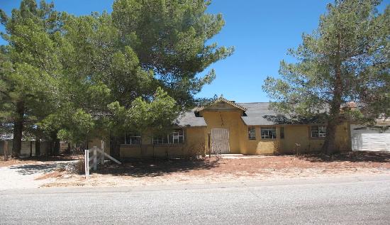 15823 Valeport Ave, Lancaster, CA 93535 