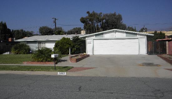 1327 Waverly Court, Upland, CA 91786 