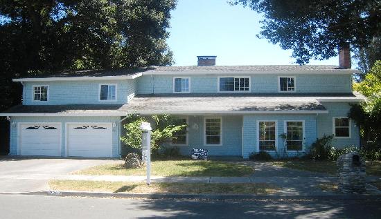 2367 Lone Oak Ave, Napa, CA 94558 