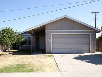 1024 E Elm Avenue, Tulare, CA 93274 