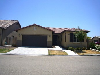 5958 East Via Miralago Drive, Fresno, CA 93727 