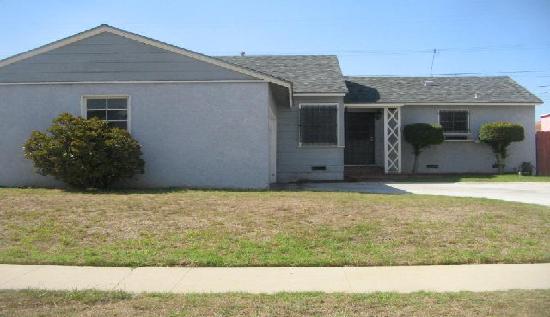 11613 Chanera Avenue, Hawthorne, CA 90250 