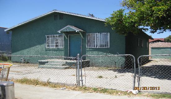 1637 West 67th Street, Los Angeles, CA 90047 