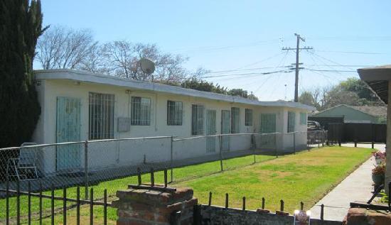 1528 West 60th Street, Los Angeles, CA 90047 