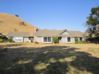31695 Fritz Drive, Exeter, CA 93221 