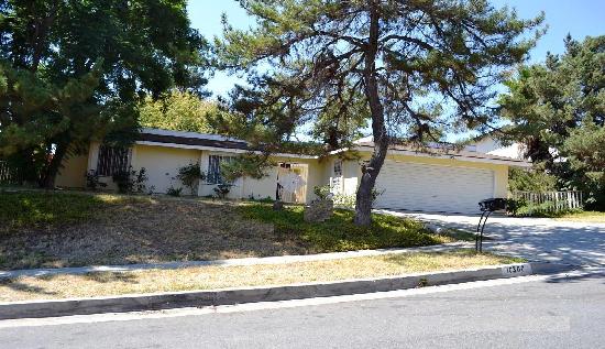 10300 Kurt St, Sylmar, CA 91342 