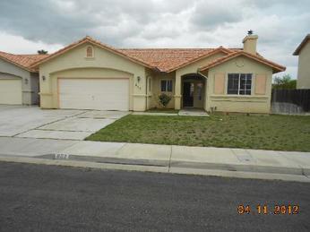 802 Amelia Court, Los Banos, CA 93635 
