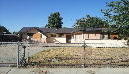 10504 La Cresenta Drive, Bakersfield, CA 93312 