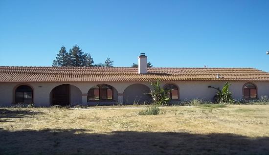 2777 N Western Ave, Fresno, CA 93722 