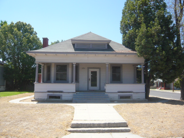 2529  LOGAN ST, SELMA, CA 93662 