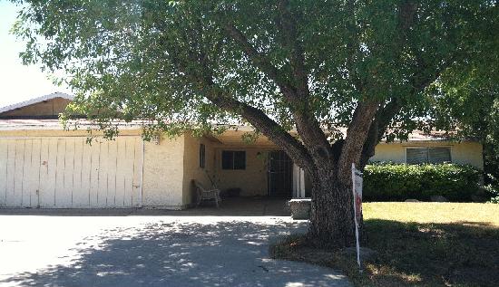 963 Westfield Avenue, Tulare, CA 93274 