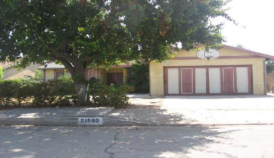21900 Elkwood Street, Canoga Park, CA 91304 