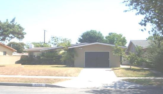 2750 Ladoga Ave, Long Beach, CA 90815 