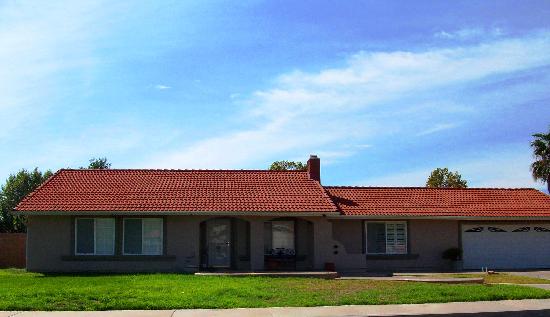 2354 North Apple Street, Rialto, CA 92377 