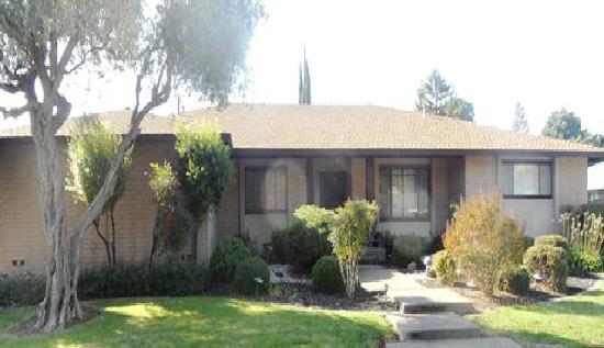 1350 Tuggle Way, Sacramento, CA 95831 