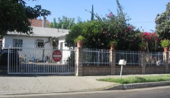 20936 Hart St, Canoga Park, CA 91303 