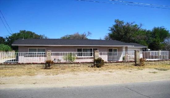 4651 W Avenue L2, Quartz Hill, CA 93536 