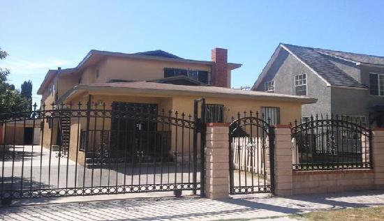 3887 South Van Ness Avenue, Los Angeles, CA 90062 