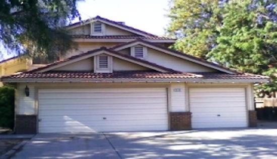 2572 Barstow Ave, Clovis, CA 93611 