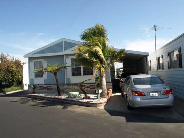 903 W. 17th Street #4, Costa Mesa, CA 92627 