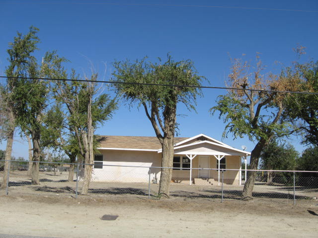 9813 East Avenue,q14, Little Rock, CA 93543 