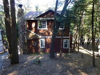 676 Knoll Drive, Crestline, CA 92325 