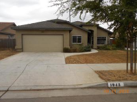 1945 N Virginia Avenue, Farmersville, CA 93223 
