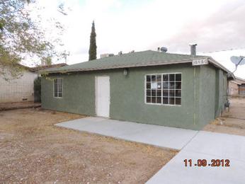16460 Pine St, Hesperia, CA 92345 