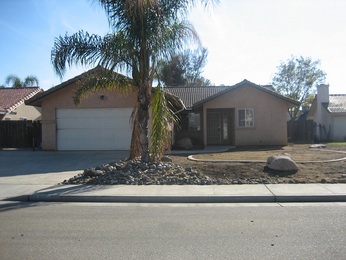 1195 Poplar Court, Hanford, CA 93230 