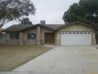 4305 Adel Court, Bakersfield, CA 93313 