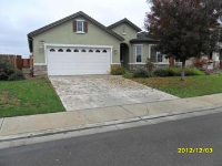 1381 Peachcreek Ave, Dinuba, CA 93618 