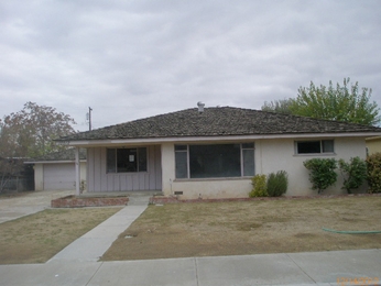 10512 Santa Clara Street, Lamont, CA 93241 