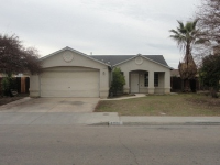 1229 Tuolumne Street, Parlier, CA 93648 