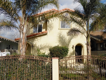 923 W 50th Street, Los Angeles, CA 90037 